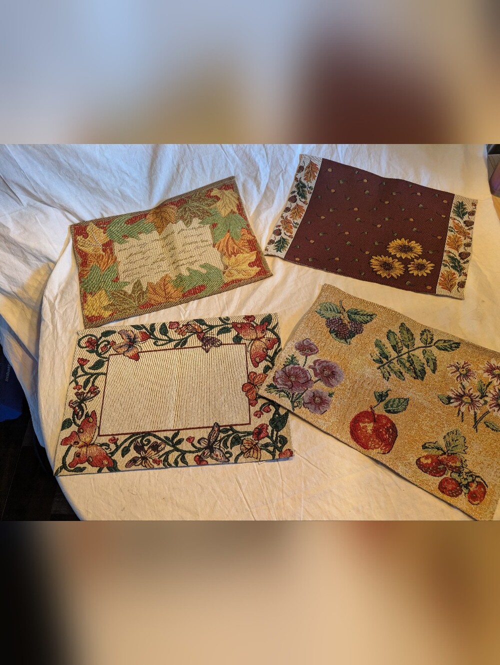 2/20$ Set of 4 Floral & Harvest Tapestry Placemats